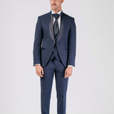 Traje de novio con cuello mao y detalles de raso en el cuello Azul claro