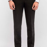 Esmoquin negro total con cuello de pico