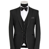 Vestido total black de estilo clásico