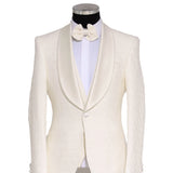 Traje de esmoquin blanco leche